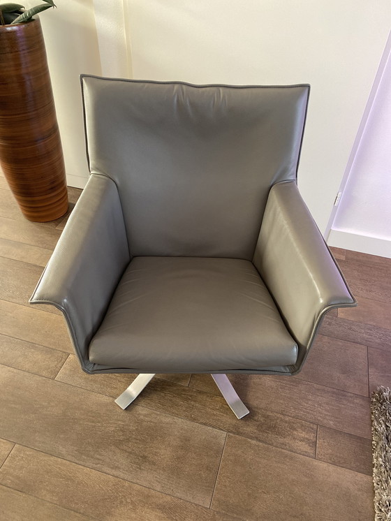 Image 1 of Gerard v.d. Mountain armchair