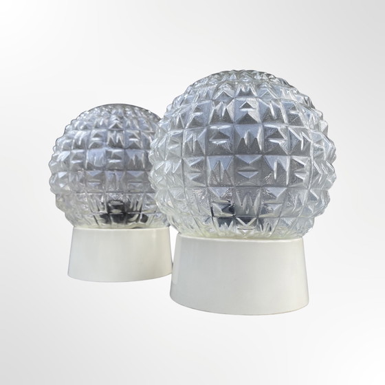 Image 1 of 2 lampade a globo in vetro di metà secolo
