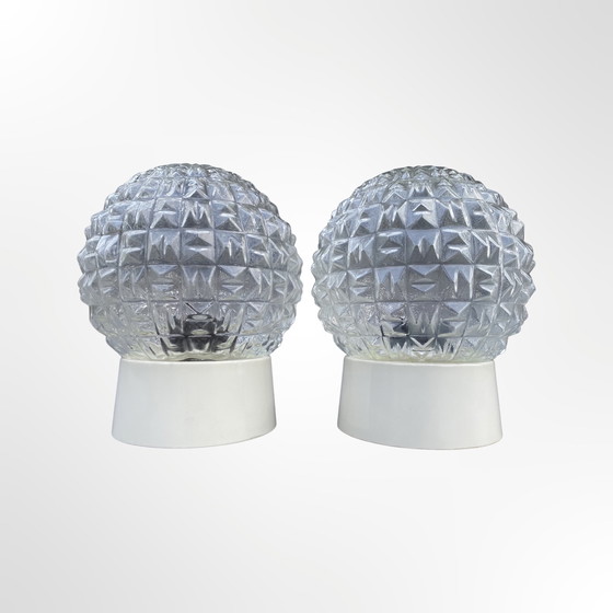 Image 1 of 2 lampade a globo in vetro di metà secolo