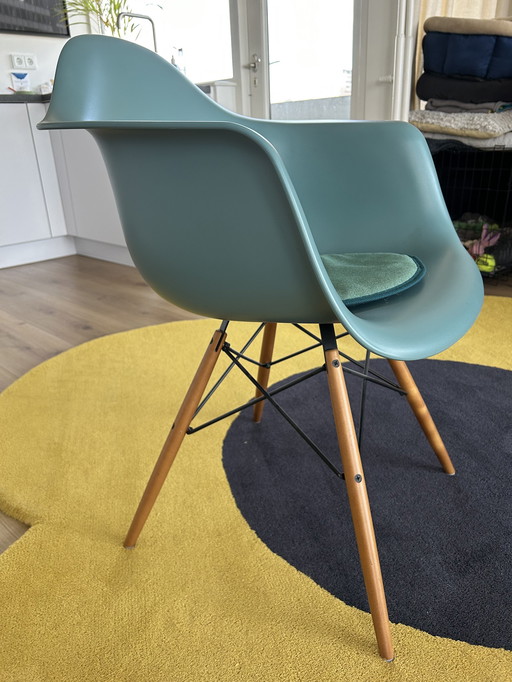 2x Vitra DAW armchair