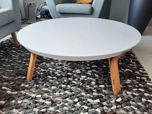 Kave Coffee table