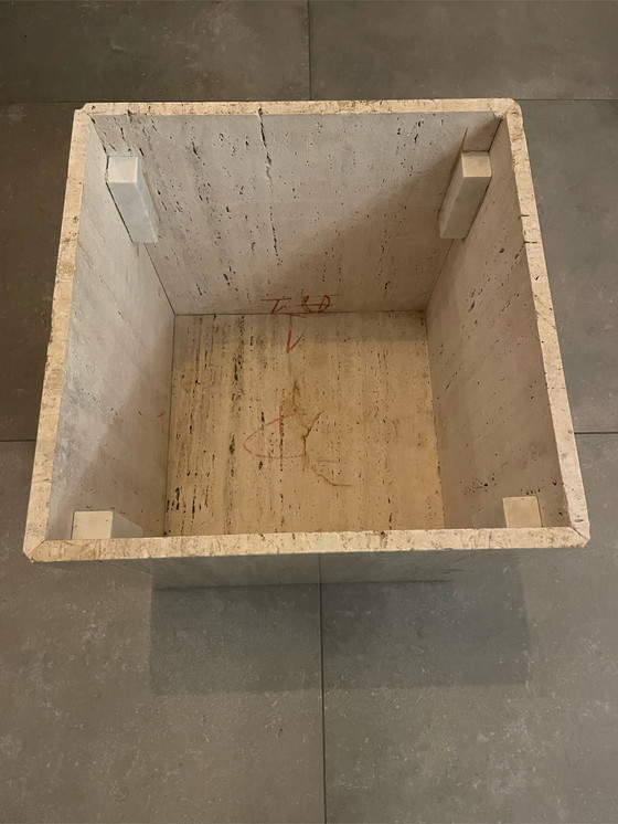 Image 1 of Table basse vintage en travertin