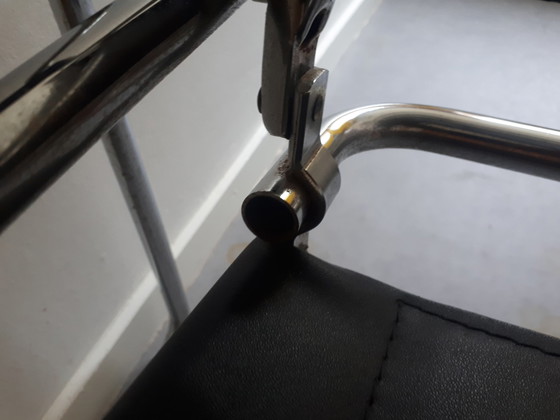 Image 1 of Fauteuil vintage en cuir chromé