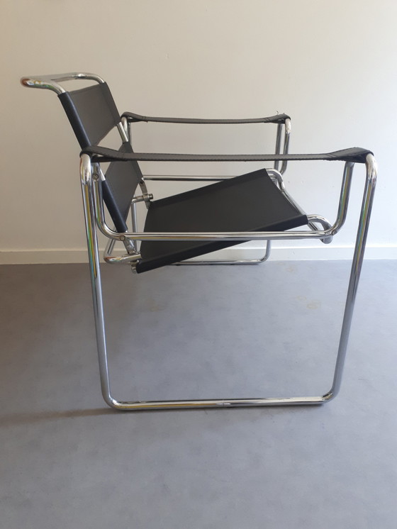 Image 1 of Fauteuil vintage en cuir chromé