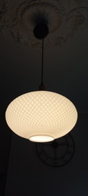 Lampada a sospensione vintage in opalino e teak