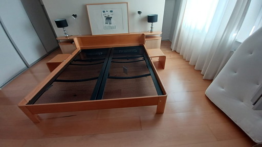 Auping Auronde bed with rear wall + hook-on tables