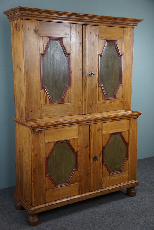 Armoire buffet avec portes peintes