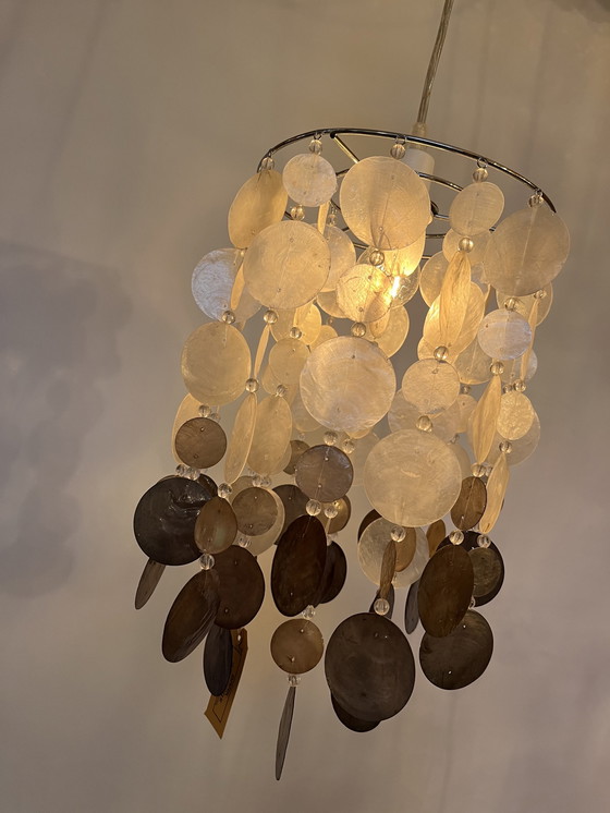 Image 1 of Lampada a sospensione vintage in conchiglia Capiz in madreperla cromata 