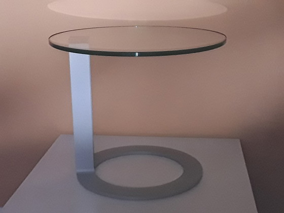 Image 1 of Table d'appoint en verre design