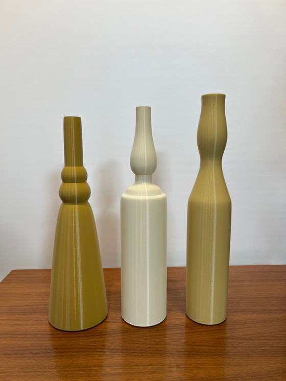 Image 1 of 3x Biomorandi vase