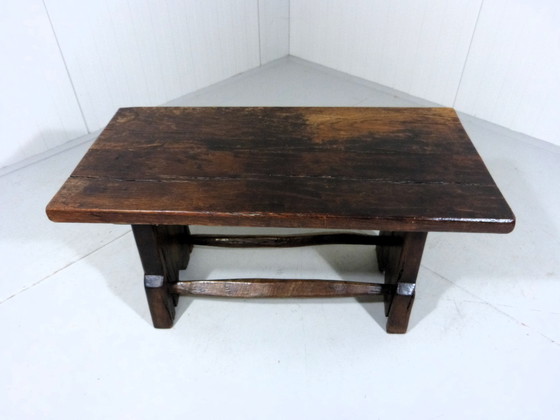 Image 1 of Table basse ancienne en bois 1880-1890
