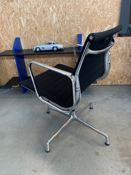 Image 1 of Vitra Eames EA108 hopsak chair