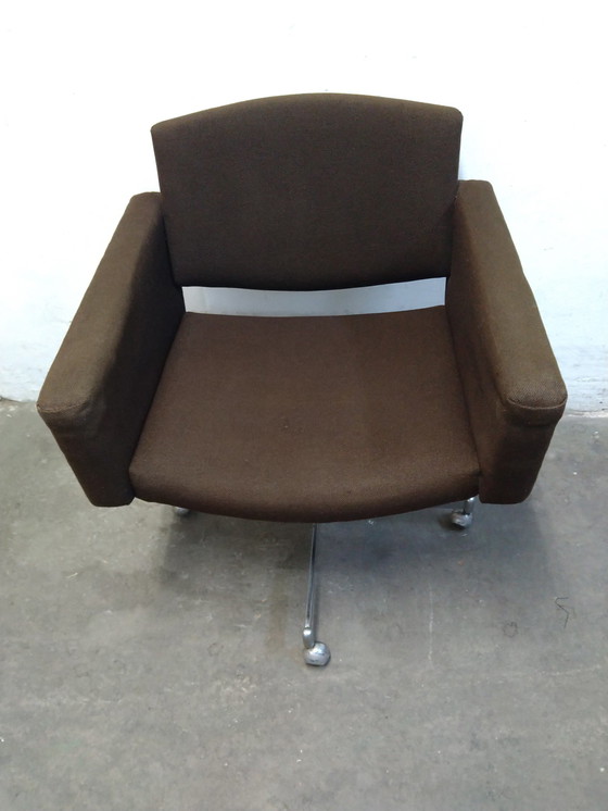 Image 1 of Vintage swivel chair
