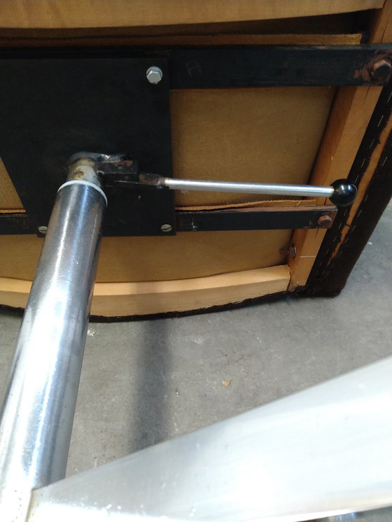 Image 1 of Vintage swivel chair