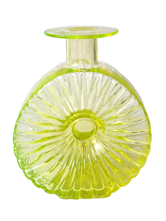 Image 1 of Tamara Aladin - Aurinkopullo Vase made of uranium glass