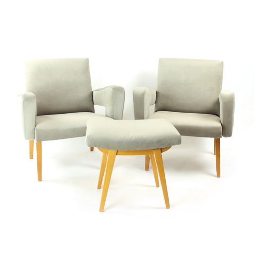 Ensemble de deux fauteuils du milieu du siècle avec tabouret, Tchécoslovaquie, années 1960