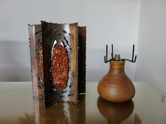 Image 1 of Grande Lampe Accolay Brutaliste, Pied En Céramique, Abat Jour En Métal Et Résine, 1960