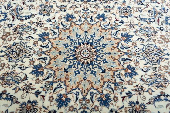 Image 1 of Tapis d'Orient Naïn noué à la main avec soie - 220 X 132 cm