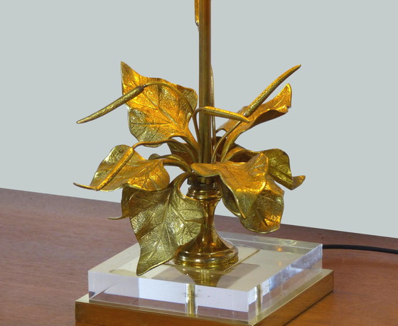 Image 1 of Lampe De Table Aux Feuillages Laiton Et Plexiglass 1970