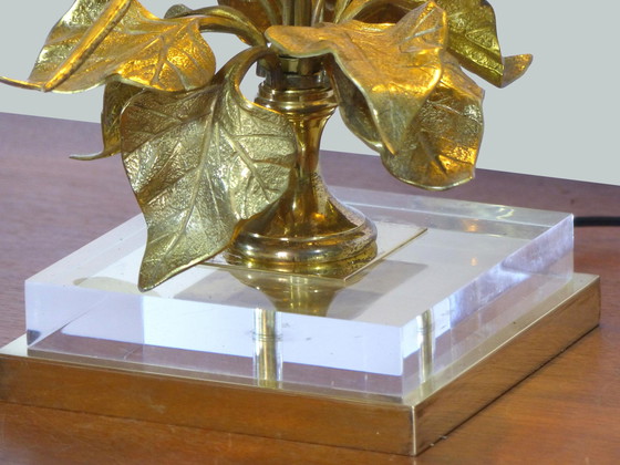 Image 1 of Lampe De Table Aux Feuillages Laiton Et Plexiglass 1970