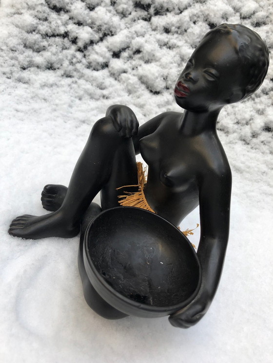 Image 1 of Sculpture Africaniste Vintage • Biscuit De Porcelaine • 1950