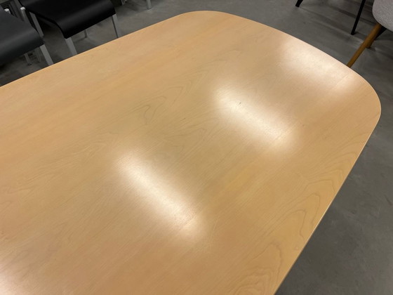 Image 1 of Table segmentée Vitra Eames, 2M80