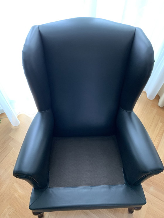 Image 1 of Fauteuil en cuir pointu