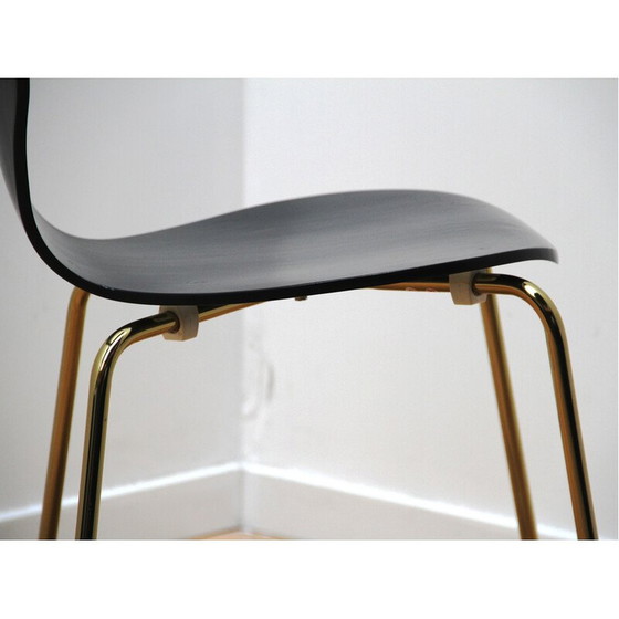 Image 1 of Ensemble de 8 chaises de salle à manger vintage en métal doré et bois noir
