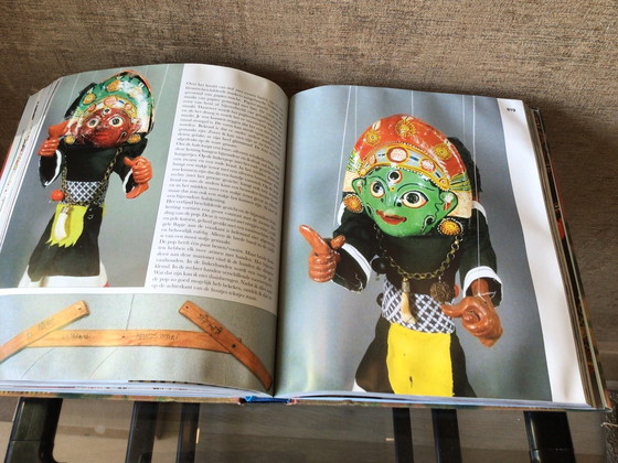 Image 1 of Livre autour des textiles