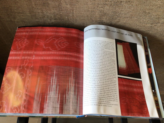 Image 1 of Livre autour des textiles
