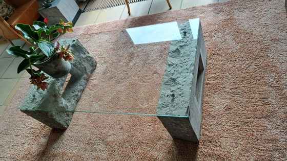 Image 1 of Table basse en verre avec piètement en pierre bleue de Limburg