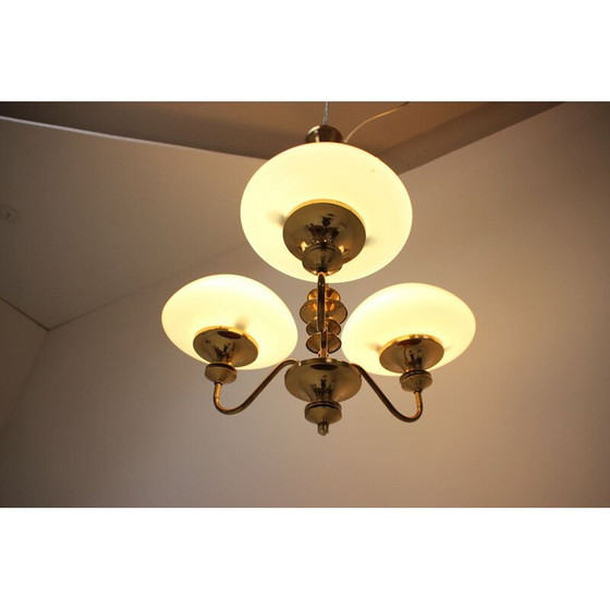 Image 1 of Lustre vintage en laiton et verre, Tchécoslovaquie 1970