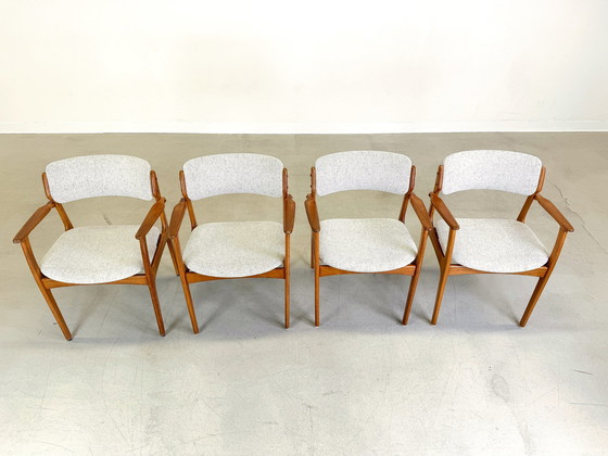 Image 1 of 4Par set Midcentury chaises avec accoudoirs O.D. Møbler Erik Buch chaise teck