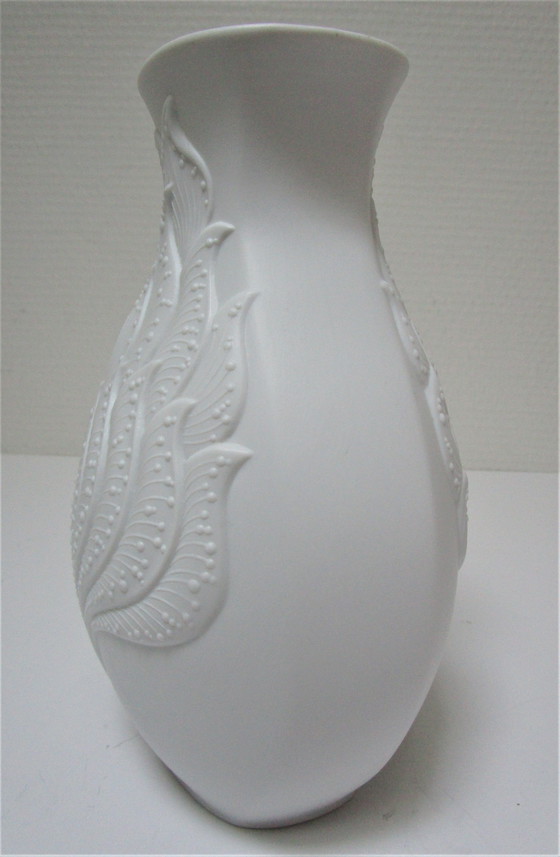 Image 1 of Vase Manfred Frey Ak Kaiser Porcelaine Biscuit Décor Végétal