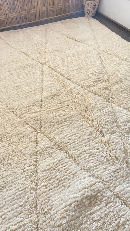 Nouveau tapis berbère intemporel fait à la main au charme rustique