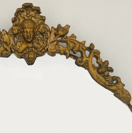 Image 1 of miroir baroque ovale à crête dorée métal