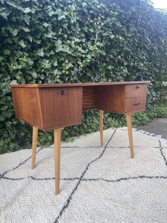 Image 1 of Bureau rétro vintage en teck 60s