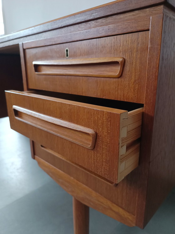 Image 1 of Bureau autoportant vintage danois par J. Svenstrup