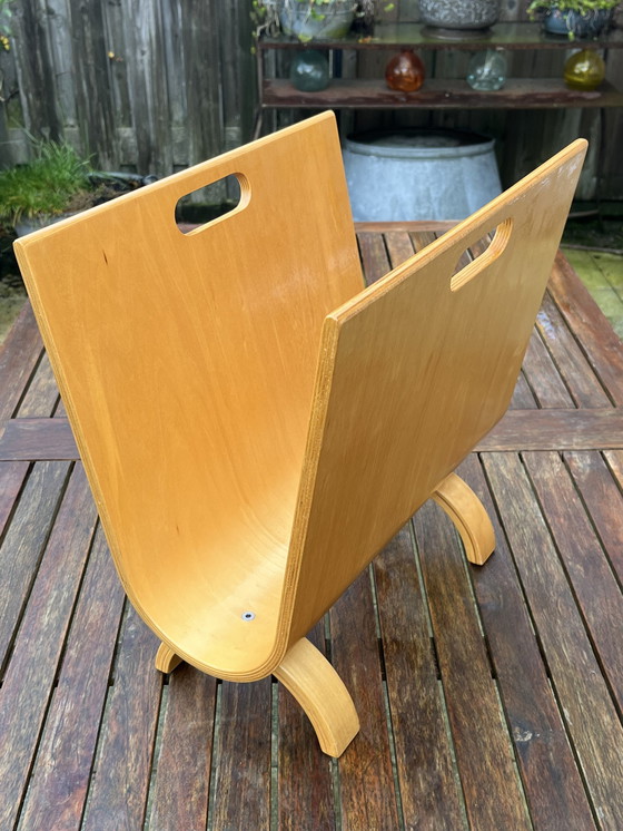 Image 1 of Porte-revues vintage en bois de bouleau - style Alvar Aalto