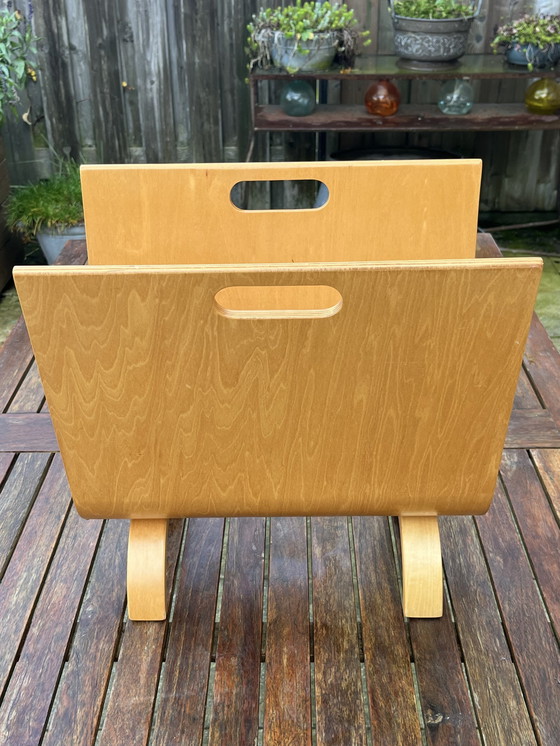 Image 1 of Porte-revues vintage en bois de bouleau - style Alvar Aalto