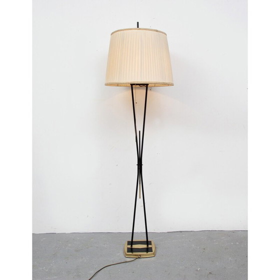 Image 1 of Lampadaire vintage en laiton plissé, 1950