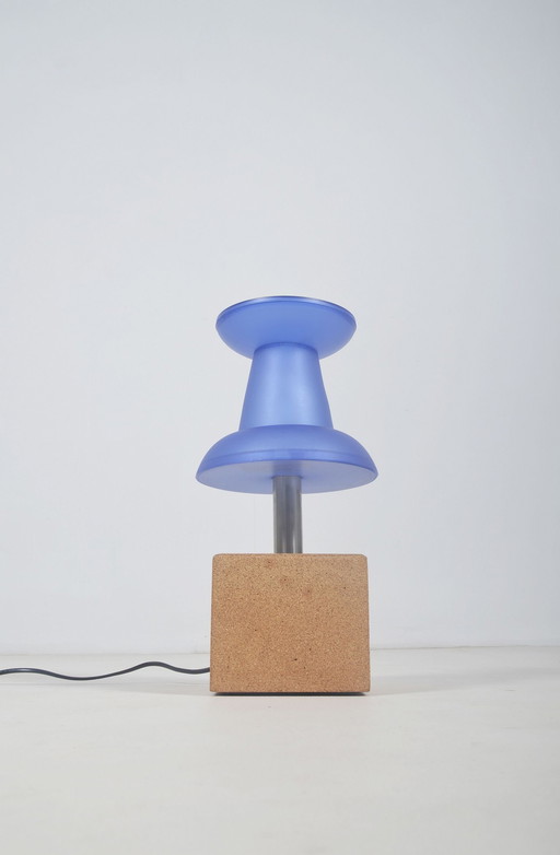 La lampe Pop Art "Pushpin" conçue par Justin Cheung pour Visualgram