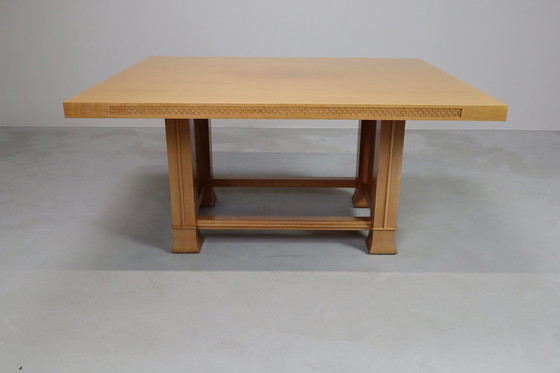 Image 1 of Table de salle à manger Husser 615 par Frank Lloyd Wright Produit par Cassina