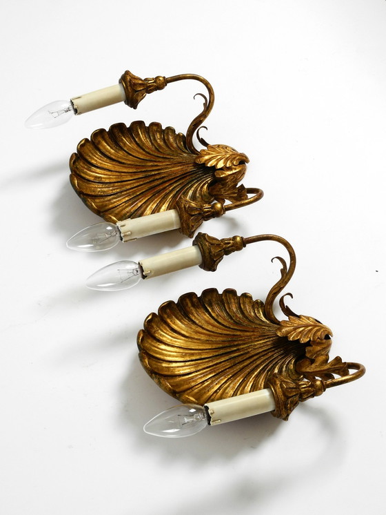 Image 1 of Paire d'extravagantes grandes appliques italiennes à 2 bras du Mid Century "Shell" de Palladio