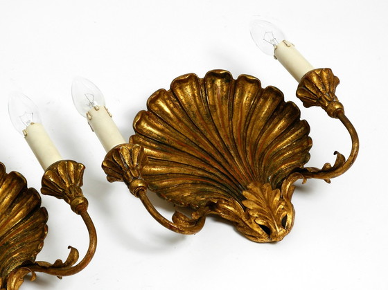 Image 1 of Paire d'extravagantes grandes appliques italiennes à 2 bras du Mid Century "Shell" de Palladio