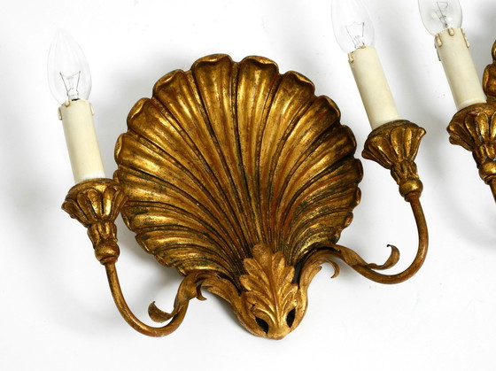 Image 1 of Paire d'extravagantes grandes appliques italiennes à 2 bras du Mid Century "Shell" de Palladio