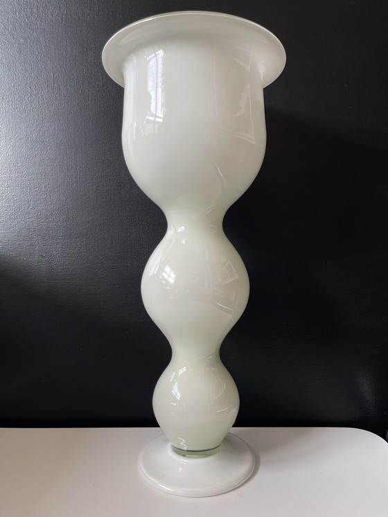 Image 1 of Vase en verre blanc