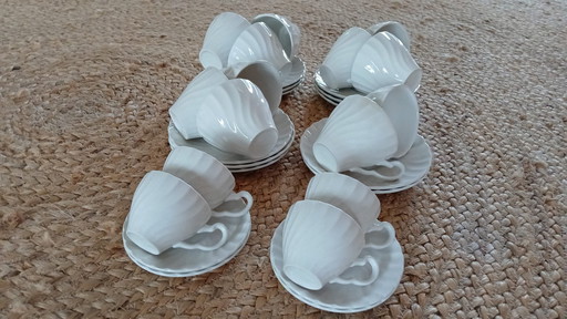 Johnson Brothers England Cups And Saucers Théière Gratuit