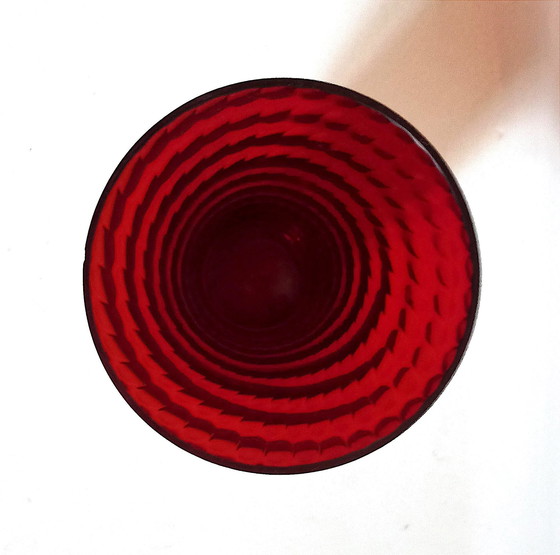 Image 1 of Vase Verrerie Polonaise Rouge Rubis Effet Nid D'Abeille Années 50 Hauteur 35,3 Cm