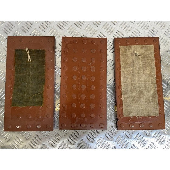 Image 1 of Ensemble de 3 peintures émaillées de femmes, France 1960